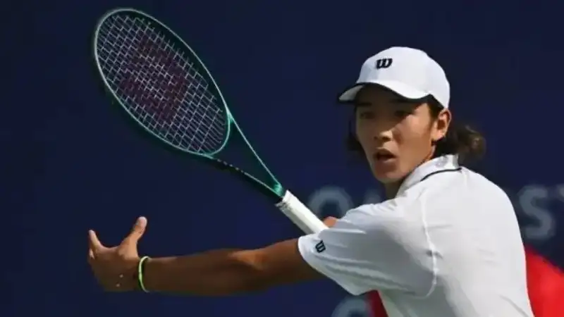 Амир Омарханов c победы стартовал на турнире в Тунисе