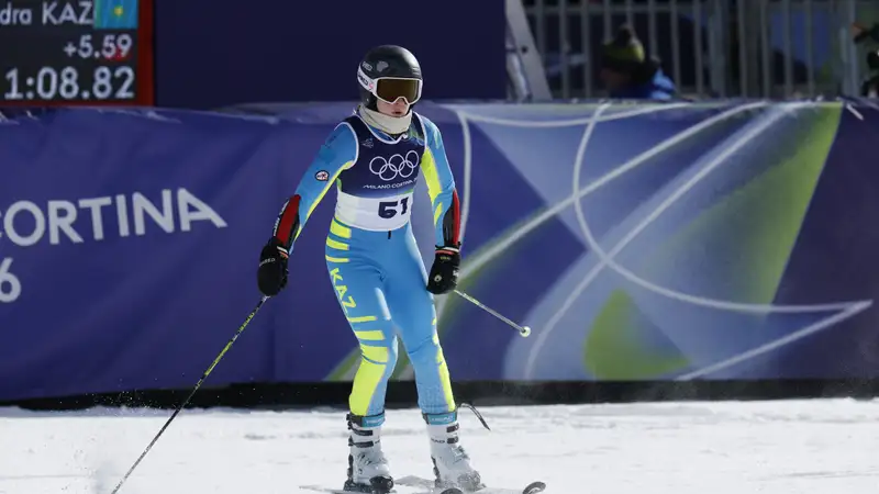 Родившаяся в России казахстанская горнолыжница не смогла завершить заезд на ОИ