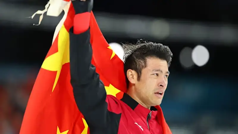 Китайский конькобежец установил олимпийский рекорд на дистанции 1500 метров