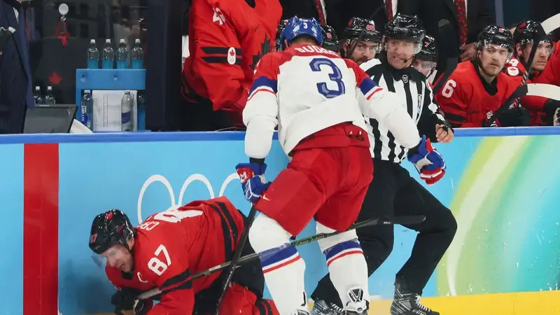 В ИИХФ признали ошибку судей во время третьего гола Чехии из-за шести игроков на льду