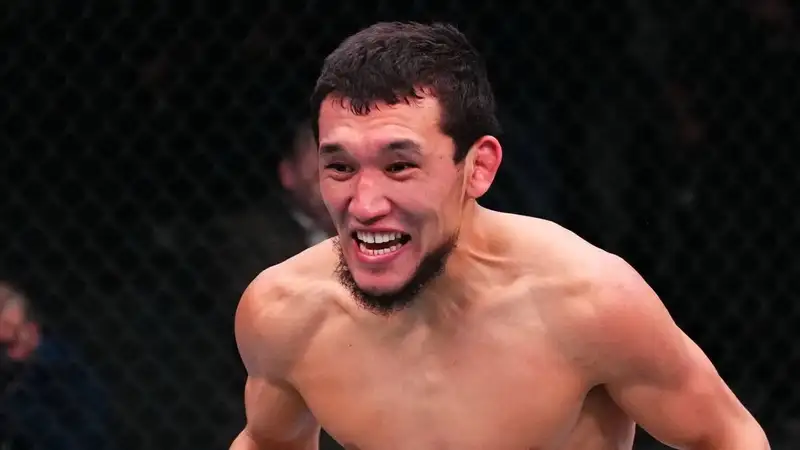 Горячая битва взглядов исторического казахстанца перед дебютом в UFC (видео)