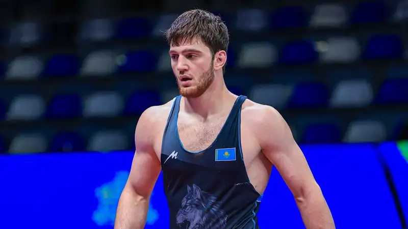 Восходящая звезда борьбы из Казахстана не выступит в "дивизионе" Ризабека Айтмухана