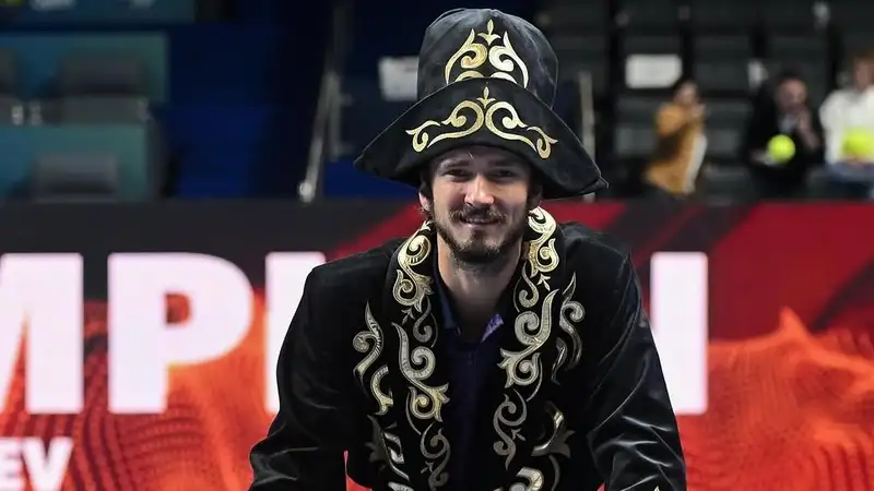 Победитель Almaty Open разгромил партнёра Бублика на топ-турнире в ОАЭ