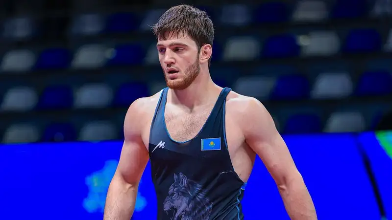 Восходящая звезда борьбы вышел в полуфинал топового турнира, представляя там Казахстан