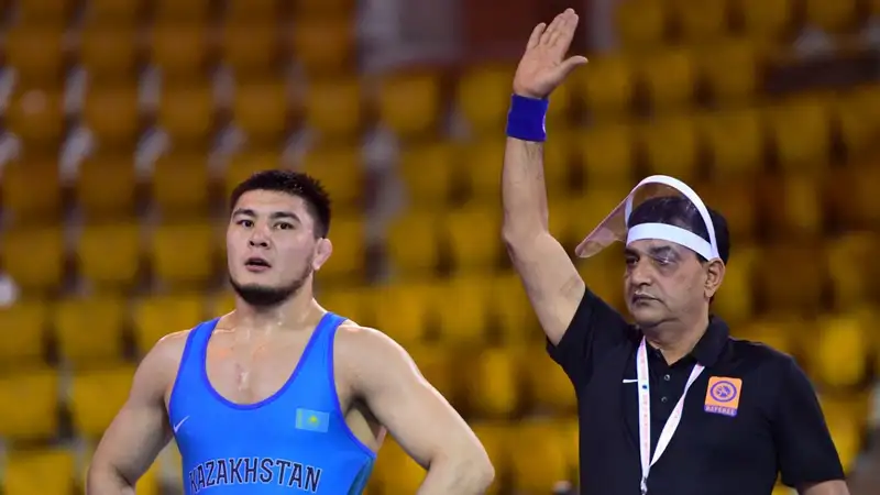 Один из сильнейших борцов Казахстана проиграл уже в первой схватке элитного турнира