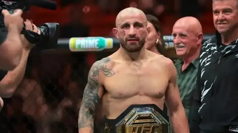 Александр Волкановски 