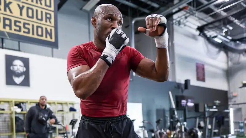 Камару Усман не будет драться с Исламом Махачевым и может перейти в другой вес: подробности