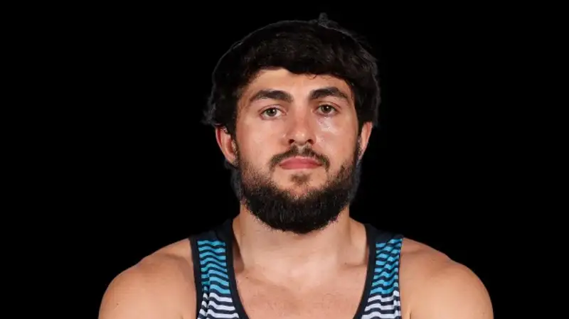 Индийский призёр чемпионата Азии, победивший казахстанца, проиграл следующему казахстанцу