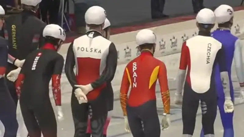 Казахстанские конькобежцы выступили в масс-старте на чемпионате мира