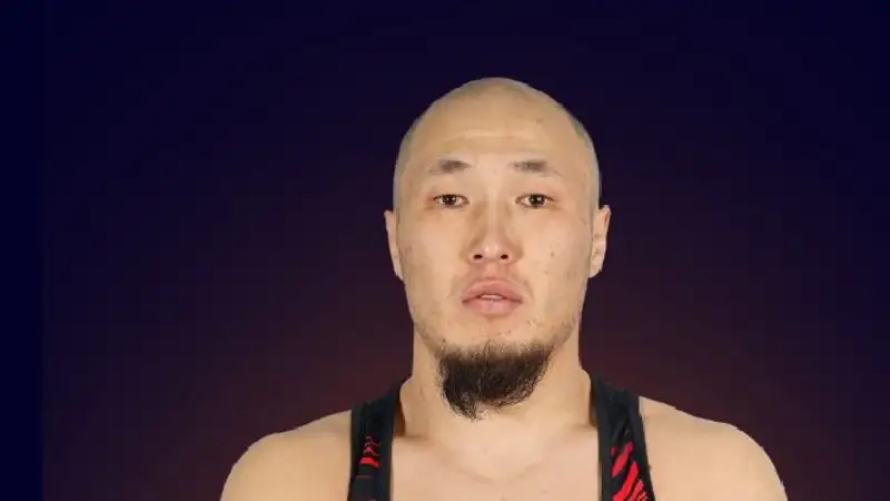 Казахстанский борец проведёт схватку за "бронзу" элитного турнира в Европе