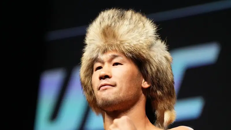 Тренер Рахмонова ответил, к кому будет тяжелее готовиться — к Махачеву или Чимаеву