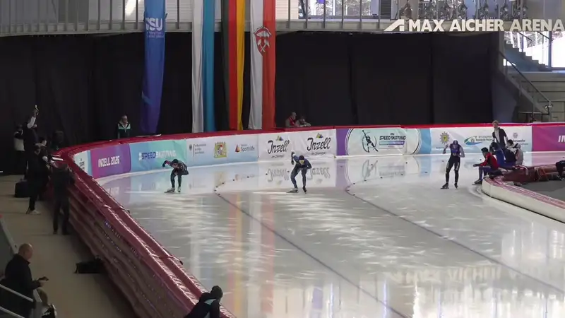 Казахстанские конькобежцы не сумели завоевать медаль чемпионата мира в первой дисциплине