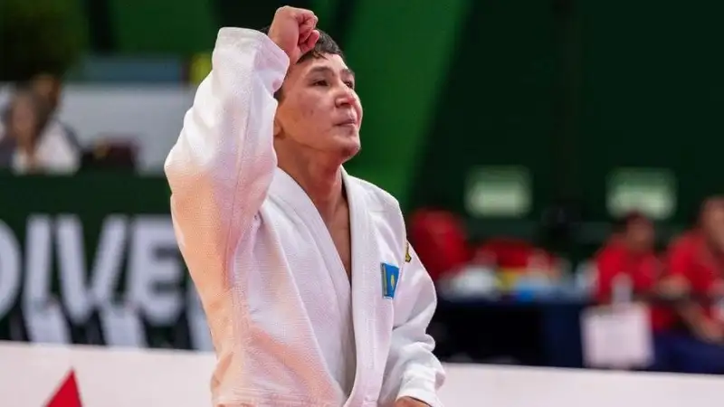 Дзюдоист из Казахстана проиграл узбеку в первой же схватке в Ташкенте