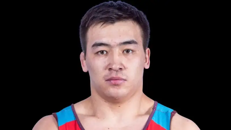 Борец из Казахстана дал бой суперзвезде из Кыргызстана, но всё равно уступил ему на элитном турнире