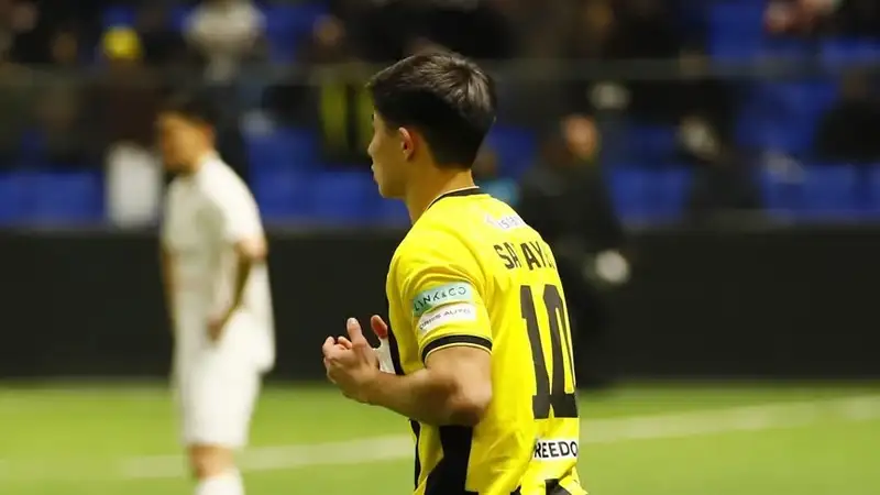 В Европе Дастана Сатпаева сравнили с легендарным нападающим "Манчестер Сити"