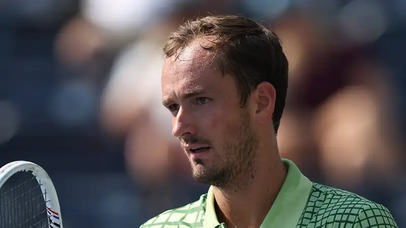 Появился способ для Даниила Медведева и Андрея Рублёва выбраться из Дубая