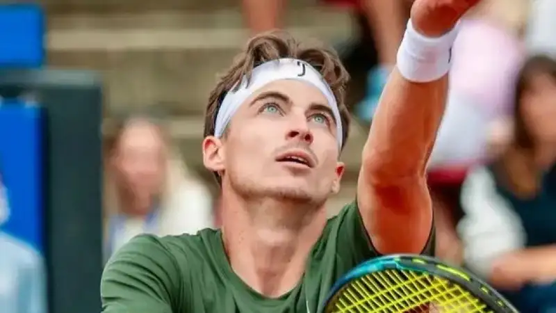 Казахстанский теннисист проиграл в первом круге турнира во Франции