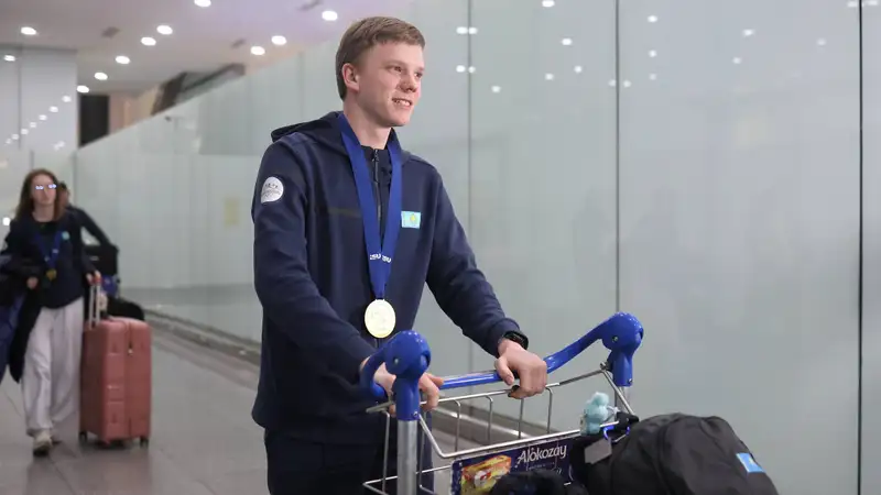 "Удачно словил момент": казахстанский конькобежец оценил свою историческую победу на ЧМ