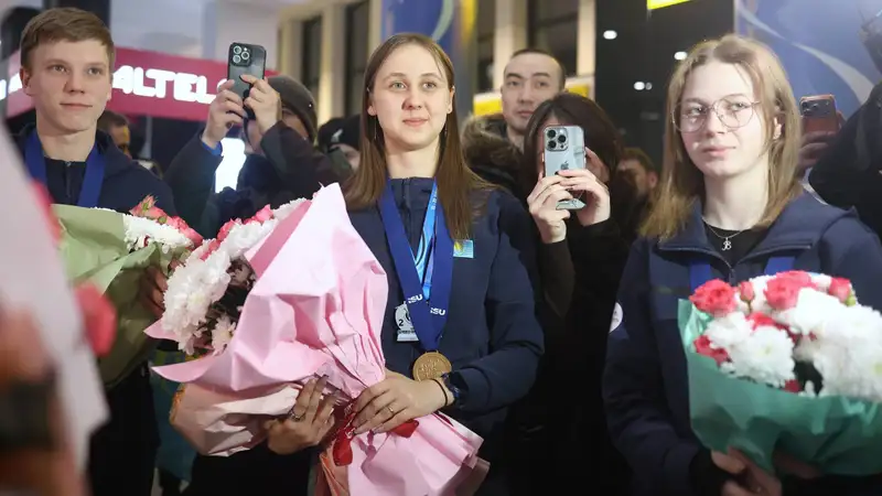 Встреча в аэропорту, фото - Новости Sportarena.kz от 03.03.2026 08:16