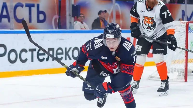 Клуб Михайлиса и Орехова стал первым участником плей-офф текущего сезона КХЛ