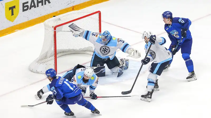 "Сибирь" отдалила "Барыс" от зоны плей-офф КХЛ