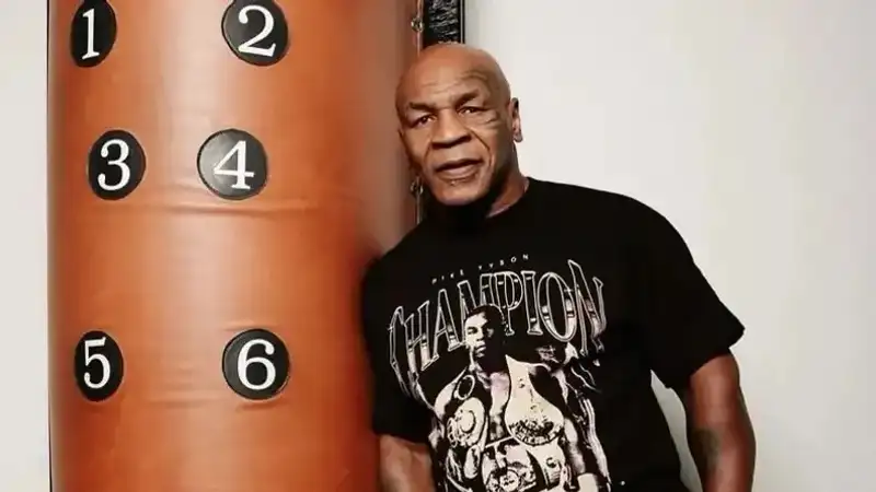 Бой Тайсон – Мейвезер может не состояться в апреле