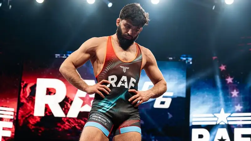 Президент UFC "наплевал" на массовую драку Армана Царукяна