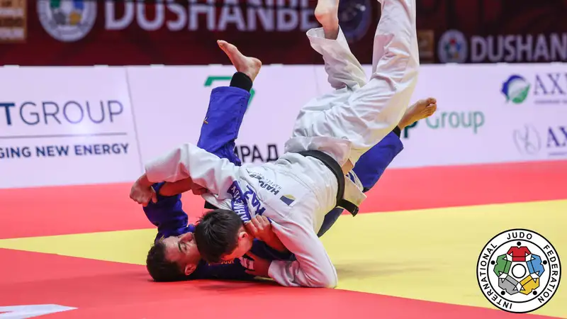 Первая потеря: француз завершил выступление казахстанского дзюдоиста на топ-турнире в Австрии