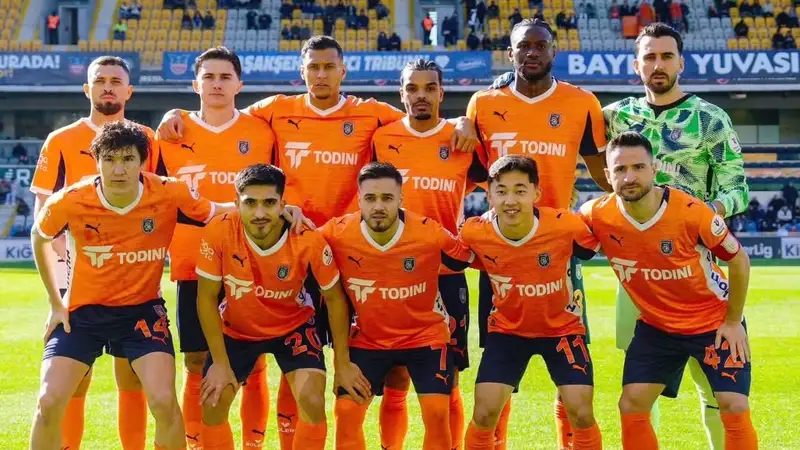 "Башакшехир" с двумя узбеками в составе одержал победу в матче чемпионата Турции