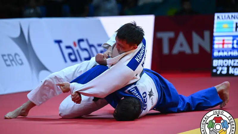 Олимпийский чемпион "лишил" казахстанца медали на крупном турнире в Австрии