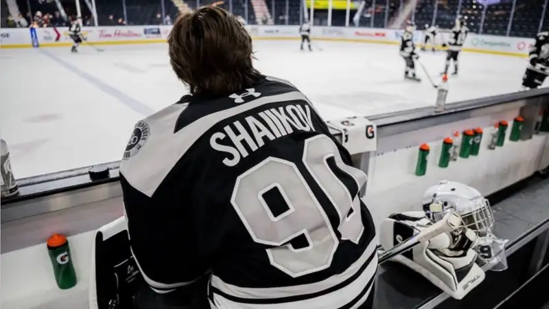 Команда казахстанского вратаря одержала победу в матче канадской лиги