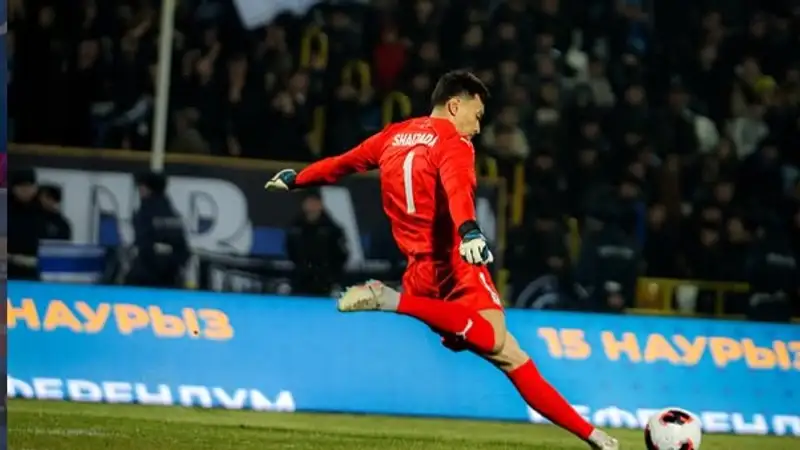 Болельщики на матчах 1 тура КПЛ