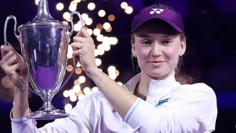 "Это немного неудобно": Рыбакина оценила победу над топовой украинкой