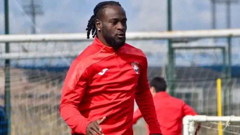 Мозес не приехал в "Кайсар"