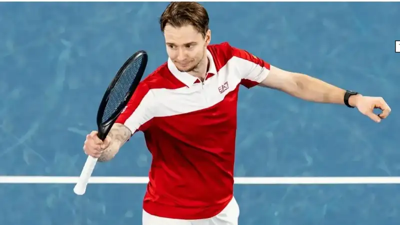 Лучший теннисист Казахстана вспомнил Россию после сенсационного поражения