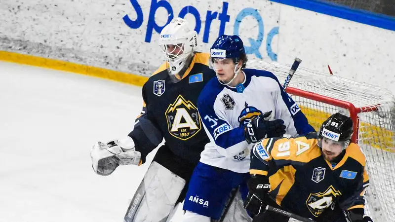 Определились все полуфиналисты чемпионата Казахстана по хоккею