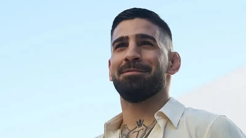 Махачеву заплатили за отказ от боя с Топурией: версия Илии