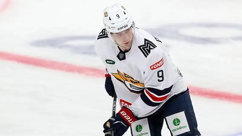 Голевая передача Орехова в овертайме принесла "Металлургу" победу в матче КХЛ