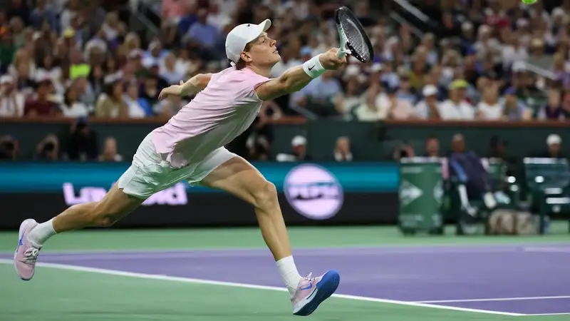 Янник Синнер отдал всего три гейма на пути к полуфиналу "Мастерса" в США