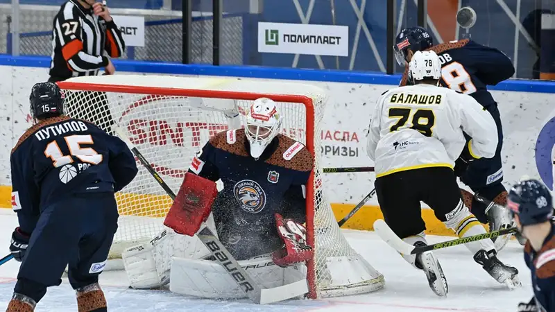 Вратарь сборной Казахстана не помог своему клубу победить в чемпионате России