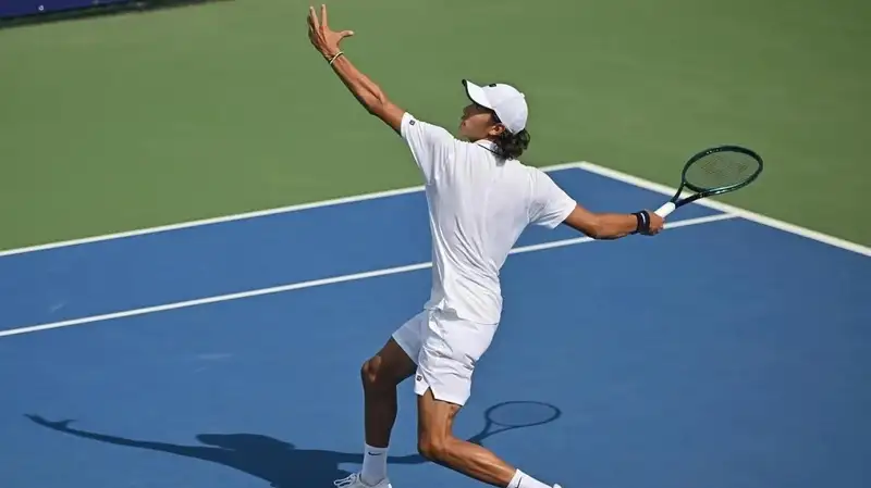 Амир Омарханов 