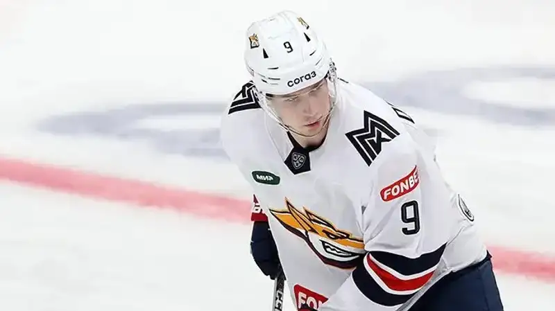 Голевая передача Орехова в овертайме принесла "Металлургу" победу в матче КХЛ