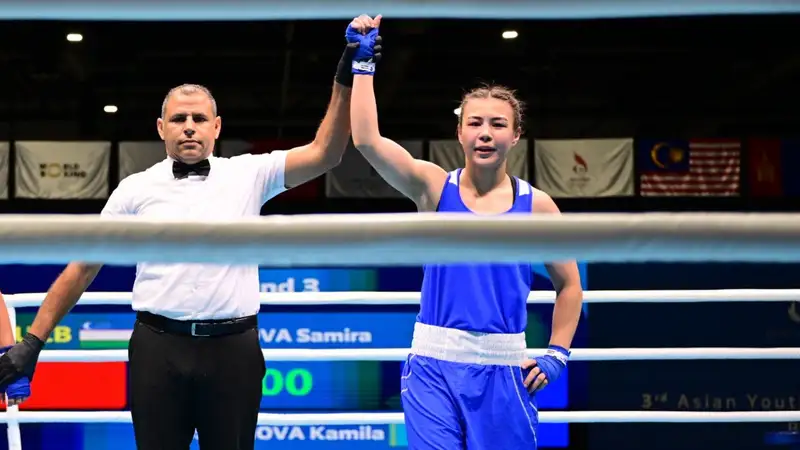 Зрелищной рубкой завершился бой казахстанки и американки за финал "Кубка Будущего"