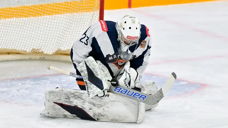 Вратарь сборной Казахстана помог своей команде обыграть российский клуб