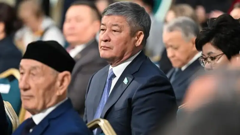 Известный родственник Даулета Турлыханова вновь позорит легендарного борца - СМИ