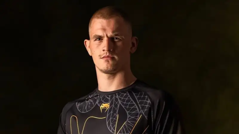 "Просто отговорки": Иэн Гэрри "разнёс" Ислама Махачева за отказ драться с ним