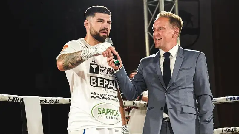 Нокаутом завершился бой боксёра из Казахстана с Сергеем Ковалёвым