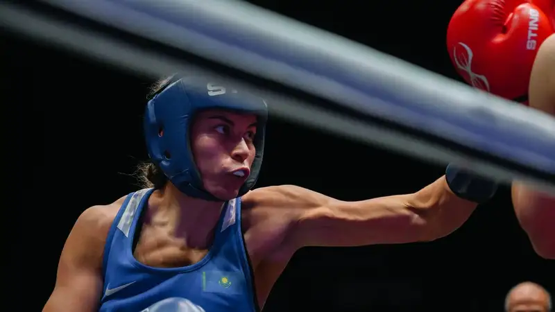 "Эта медаль принадлежит всем нам": сенсационная чемпионка мира по боксу из Казахстана выступила с обращением