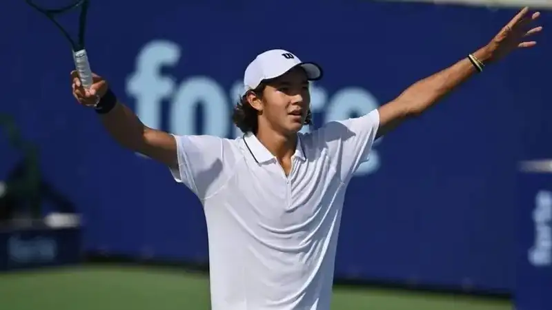 Амир Омарханов 