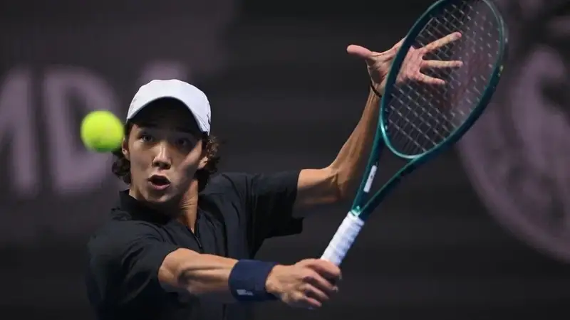 В двух сетах завершился матч казахстанского теннисиста за полуфинал турнира в Тунисе